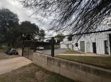 Casa de 5 ambientes, Córdoba · Alquiler de Casa 2 Dorm. con Patio en Housing – Saldán