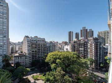 Departamento · 96m² · 3 Ambientes · Excelente Departamento a Reciclar con Vista a Plaza Salguero en Venta.