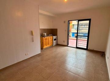 Departamento de 2 ambientes, Tres de Febrero · Departamento de 2 Ambientes con 2 Patios en Alquiler en Martín Coronado