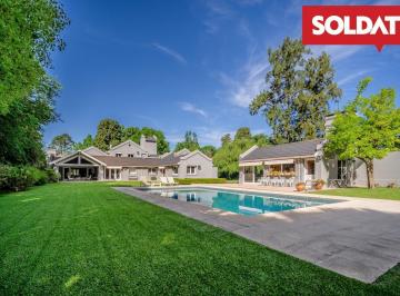 Casa · 493m² · 9 Ambientes · 2 Cocheras · Highland Park Cc, Alberti, Venta de Casa Lote 2800 m