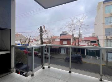 Departamento · 70m² · 2 Ambientes · (Retasado) Venta | Semi Piso 2 Ambientes | Chauvin | Apto Credito