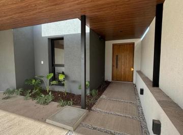Casa · 135m² · 4 Ambientes · 2 Cocheras · Casa en Venta de 3 Dorm. Financiada - Siete Soles