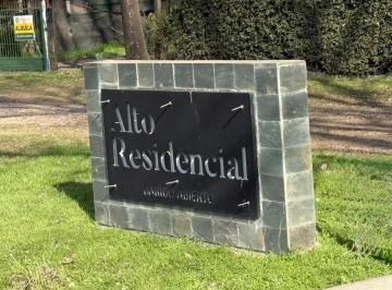 Terreno · 518m² · Terreno en Venta en Altos Residenciales - Roldan