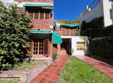 Casa · 248m² · 5 Ambientes · Casa en Venta