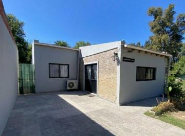 Casa · 81m² · 4 Ambientes · 1 Cochera · Casa PH Venta 4 Amb Brandsen con Cochera y Jardín