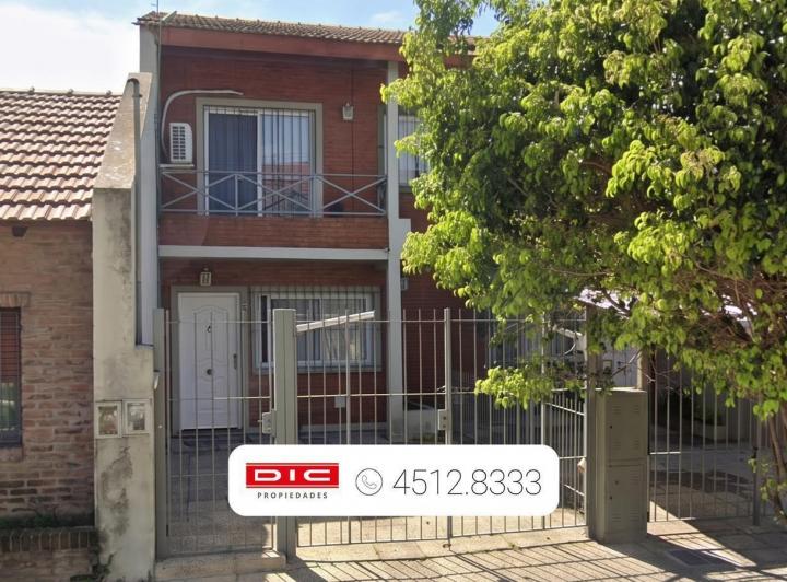 Casa · 4 Ambientes · 2 Cocheras