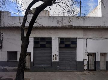 Casa · 141m² · 4 Ambientes · Venta Casa con 2 Deptos Local Terraza Constitucion