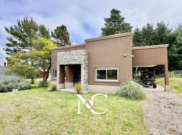 Casa · 120m² · 4 Ambientes · 1 Cochera · Casa en Venta en Costa Esmeralda