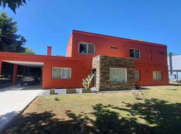 Casa · 200m² · 6 Ambientes · 2 Cocheras · Casa en Venta 6 Amb en Barrio Priv Haras del Sol