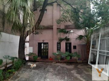 Terreno · 150m² · 4 Ambientes · Terreno en Venta - 3 Dorm. 2 Baños - 800 m - Agronomia