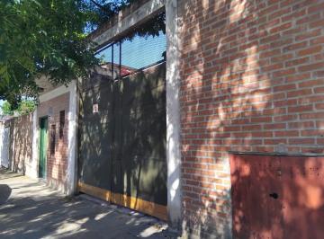 Bodega-Galpón · 260m² · 5 Ambientes · 3 Cocheras · Alquiler de Galpón de 260 m² Cub en Ciudadela