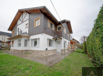 PH · 60m² · 3 Ambientes · 1 Cochera · Cabaña en Venta en Saurel San Martin de Los Andes