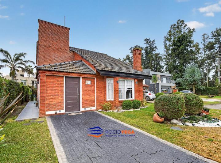 Casa · 170m² · 5 Ambientes · 1 Cochera