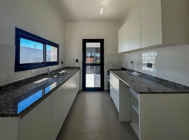 Casa · 75m² · 2 Dormitorios · 1 Cochera
