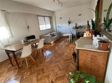 Departamento · 80m² · 4 Ambientes · Departamento de 4 Abientes con Cochera en Monte Castro