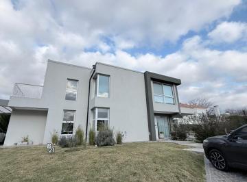 Casa de 5 ambientes, Berazategui · Casa en Alquiler Fincas de Hudson