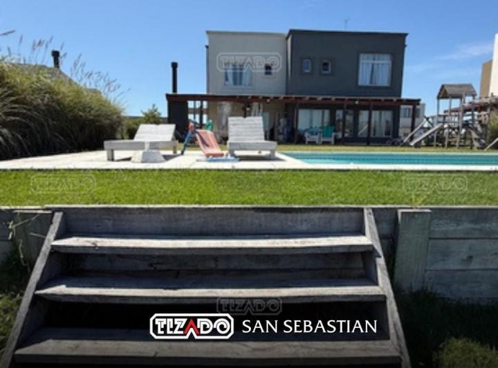 Casa · 170m² · 4 Ambientes · 2 Cocheras