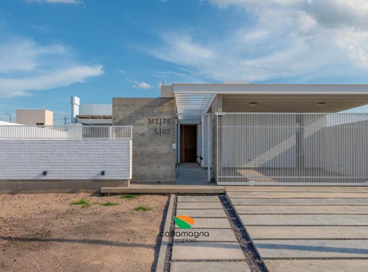 Casa · 167m² · 6 Ambientes · 4 Cocheras