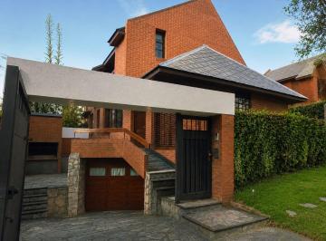 Casa de 4 ambientes, Mar del Plata · Chalet en Venta – Los Troncos | Mar del Plata
