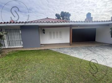 Casa · 246m² · 10 Ambientes · 1 Cochera · Casa en Cerro de Las Rosas