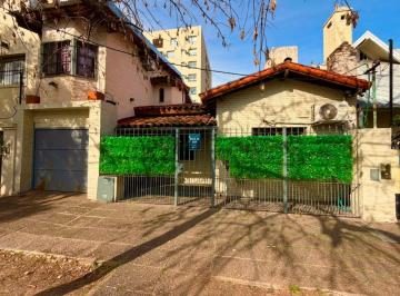 Casa de 5 ambientes, Ituzaingó · Chalet en Alquiler en Ituzaingo Centro