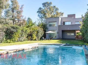 Casa · 221m² · 5 Ambientes · Venta Casa 5 Amb Haras Maria Victoria