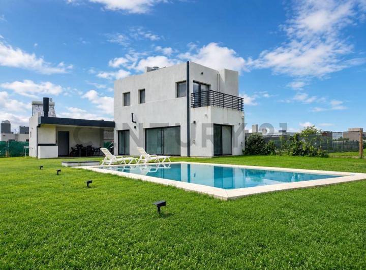 Casa · 130m² · 3 Ambientes · 2 Cocheras