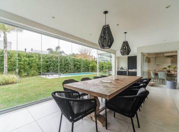 Casa · 280m² · 4 Ambientes · Venta Casa 3 Dorm./nordelta/los Castaños