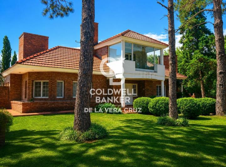 Casa · 226m² · 5 Ambientes · 2 Cocheras