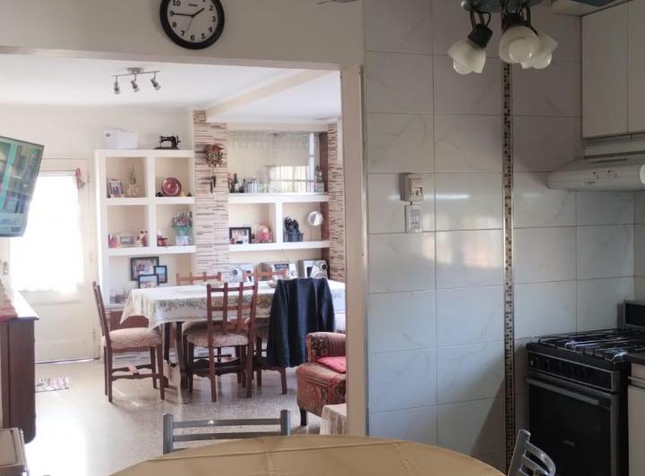 Casa · 80m² · 4 Ambientes · 1 Cochera