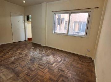 Departamento de 1 ambiente, Villa Luro · Excelente Monoambiente C/cocina Separada en Av Juan B. Justo Al 8100, Villa Luro