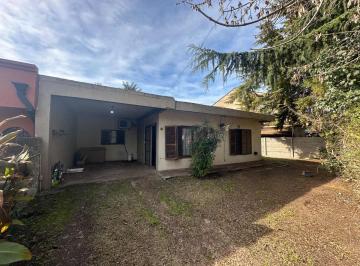 Casa · 54m² · 3 Ambientes · 1 Cochera · Venta Casa 3 Ambientes en Pilar con Parque y Parri