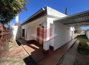 Casa · 76m² · 6 Ambientes · 1 Cochera · Casa Casa en Venta en Bialet Massé Centro | 2 Dorm. | Amplio Parque Ref. 3140