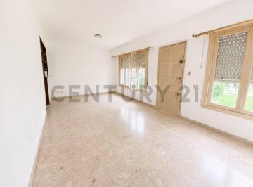 Casa · 120m² · 5 Ambientes · 1 Cochera · Alquiler Casa 5 Ambientes en Quilmes