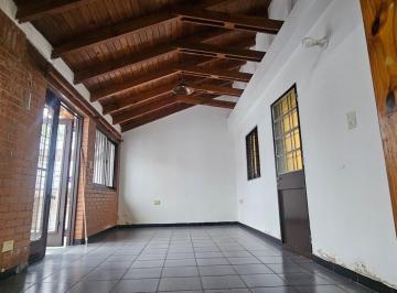 CASA EN VENTA - BARRIO POETA LUGONES - EXCELENTE UBICACIÓN Y GRAN POTENCIAL

Ubi · Casa en Venta - B° Poeta Lugones - Ideal Para Modernizar