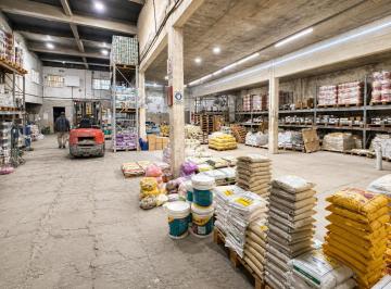 Bodega-Galpón · 884m² · Galpon en Tres Plantas en Monroe 1080 (Temperley)