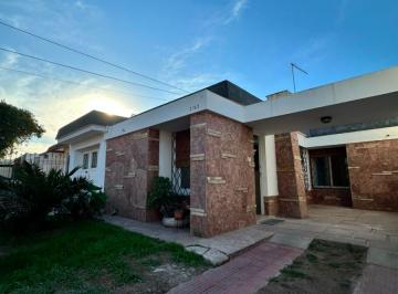 Casa de 4 ambientes, Córdoba · Bº San Carlos - 3 Dorm. C/ Cochera y Piscina