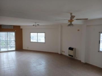 Oficina comercial de 1 ambiente, Pilar · Pilar, Sobre Ruta 8, Oficina de 40 m², Balcón Al Frente! Equipo de Aire!