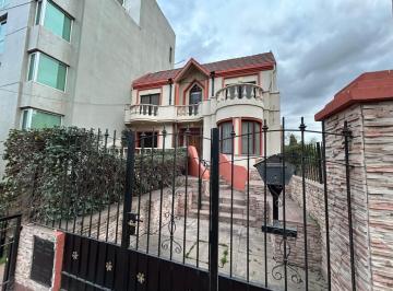 Casa · 370m² · 3 Dormitorios · Casa a m del Río en San Lorenzo