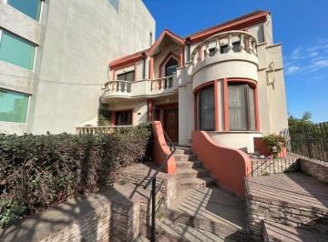 Casa · 370m² · 3 Dormitorios · Casa a m del Río en San Lorenzo