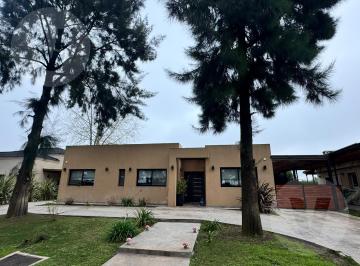 Casa · 170m² · 5 Ambientes · 3 Cocheras · Casa en Los Talas
