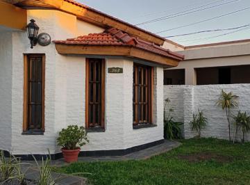 Casa de 3 ambientes, Almirante Brown · Casa en PH Al Frente en Alquiler