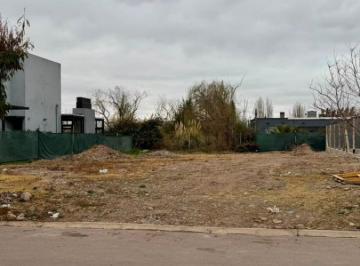 Terreno , Carrodilla · Verónica Tahan Negocios Inmobiliarios Ofrece Lote en Barrio Exclusivo Gran Boedo