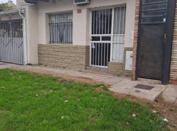 Departamento de 2 ambientes, Bahía Blanca · Donado 1443, Alquila Departamento Amoblado de un Dormitorio.