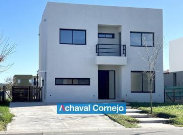 Casa · 138m² · 4 Ambientes · 2 Cocheras · Casa en Alquiler de 3 Dorm. y Pileta en Dos Plantas en Araucarias, Puertos/escobar