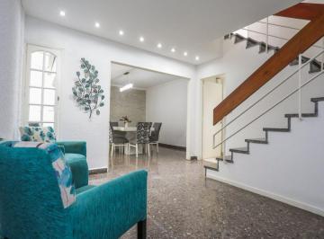 PH · 111m² · 4 Ambientes · Venta PH 4 Ambientes C/patio y Terraza en Liniers