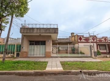 Casa · 115m² · 3 Ambientes · 1 Cochera · Venta Casa 3 Ambientes en Villa Bosch Imperdible