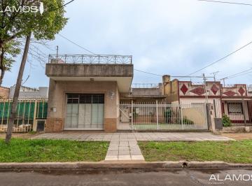 Casa · 115m² · 3 Ambientes · 1 Cochera · Venta Casa 3 Ambientes en Villa Bosch Imperdible