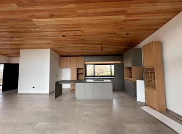 Casa · 340m² · 6 Ambientes · 2 Cocheras · Casa en Venta en Estancia Q2, 3 Dorm., a Estrenar.