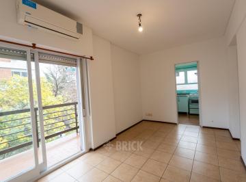 Departamento · 33m² · 2 Ambientes · Morelos Al 600 - T/al Frente en Esquina 36 m² Impec Balcon T/sol Apto Profesional